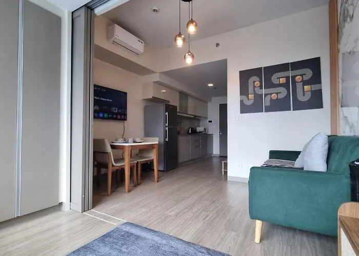 Calming 1-br Fast Wifi Uptown Bgc Stunning Views * Manila
